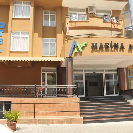 Marina فندق